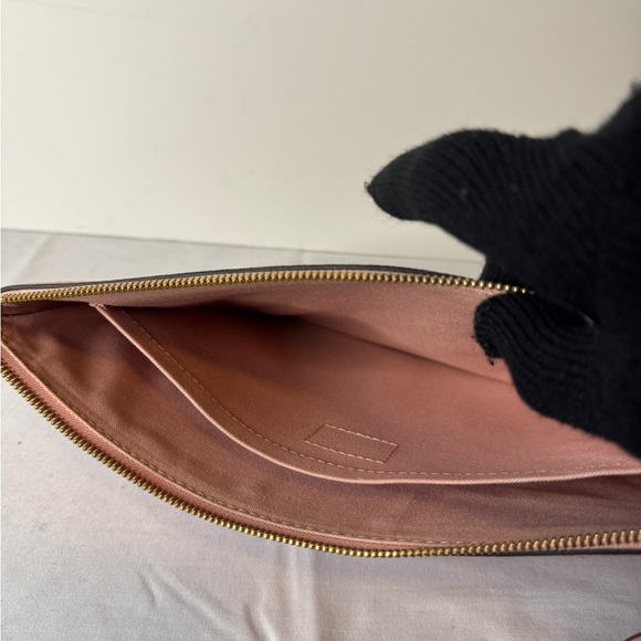 Louis Vuitton Daily Pouch Monogram Empreinte Leather - Picture 8 of 9
